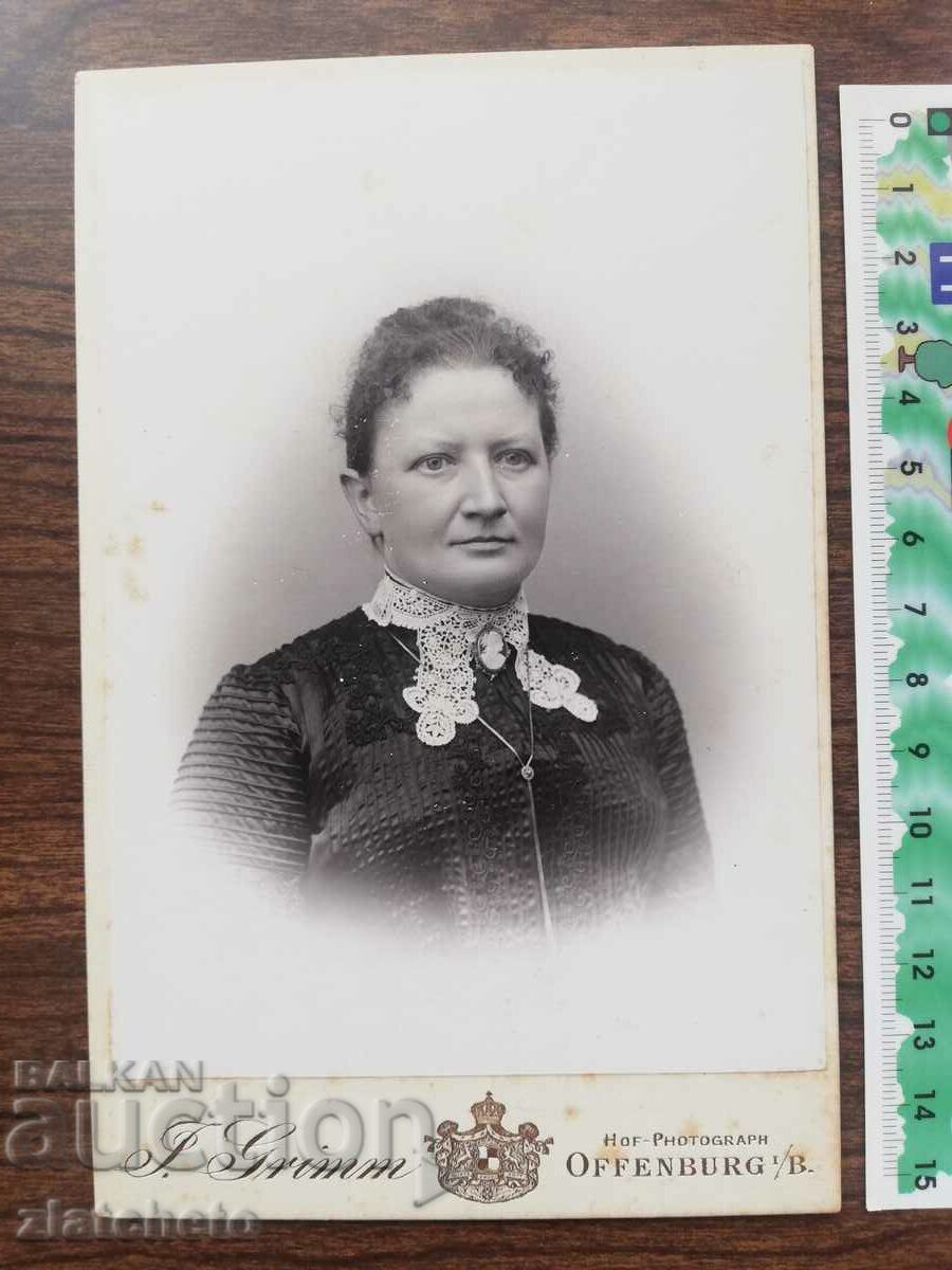 Old photo cardboard with price 10.00 BGN | € 5.11 Old photo cardboard with price 10.00 BGN | € 5.11