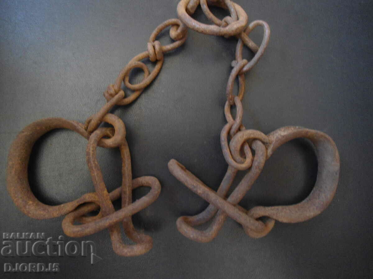 Livrarea Bokai mic forjat vechi, cătușe Livrarea Bokai mic forjat vechi, cătușe