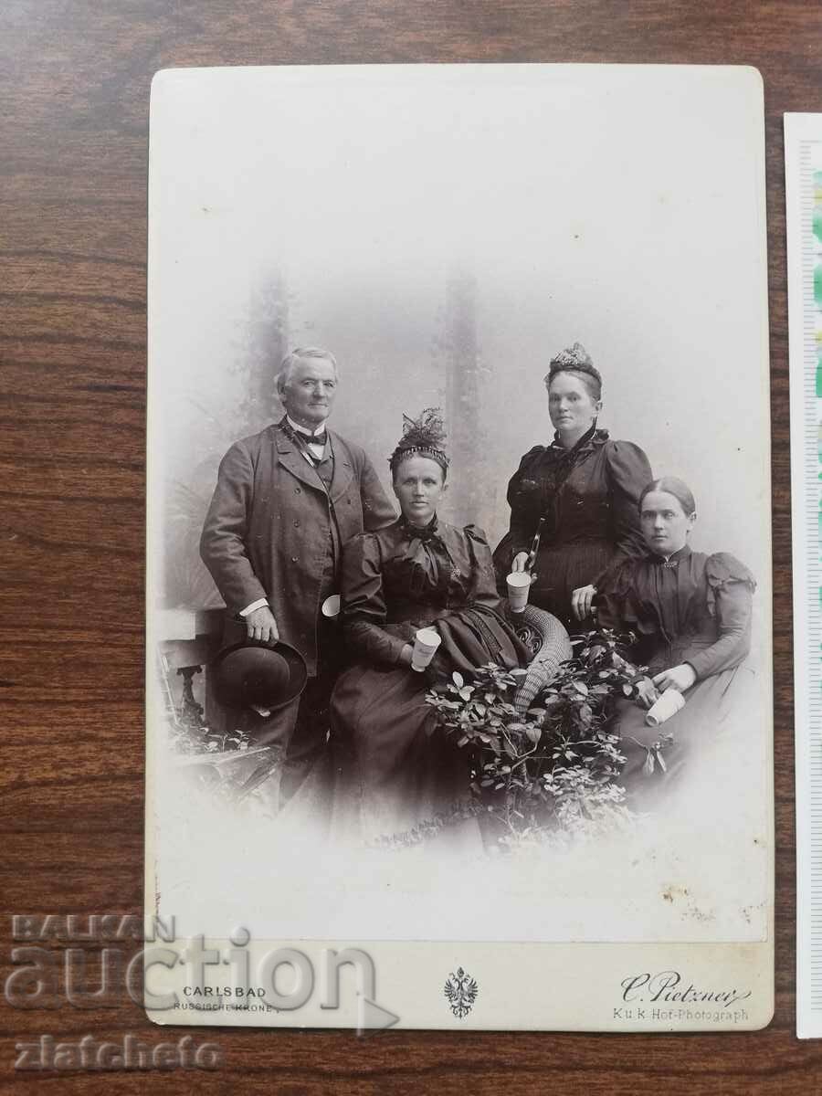 Old photo cardboard with price 10.00 BGN | € 5.11 Old photo cardboard with price 10.00 BGN | € 5.11