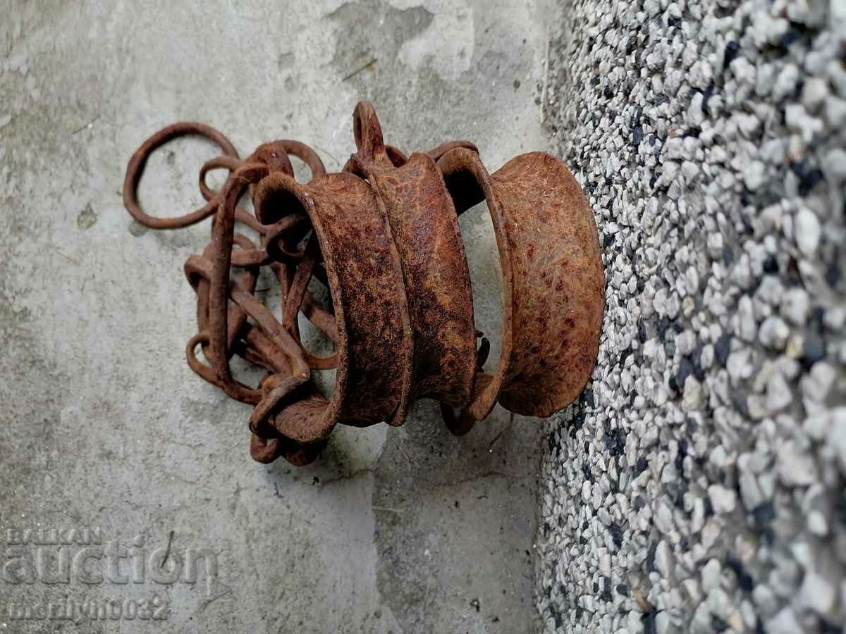 Delivery of Shackles, fetters, shackles, handcuffs, chain, wrought iron