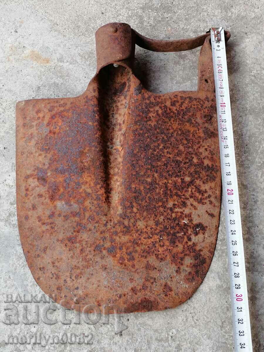 Auction Old straight shovel, wrought iron Auction Old straight shovel, wrought iron