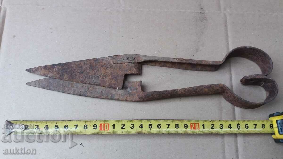 OLD HANGER FOR SHEEPING SHEEP with price 2.99 BGN | € 1.53 OLD HANGER FOR SHEEPING SHEEP with price 2.99 BGN | € 1.53