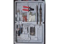 Εργαλεία σε μια βαλίτσα