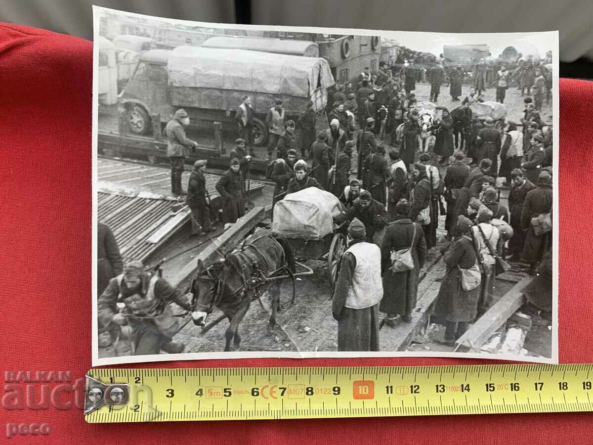 WWII 1944-45 Bulgarian military units Pontoon bridge with price 30.00 BGN | € 15.34 WWII 1944-45 Bulgarian military units Pontoon bridge with price 30.00 BGN | € 15.34