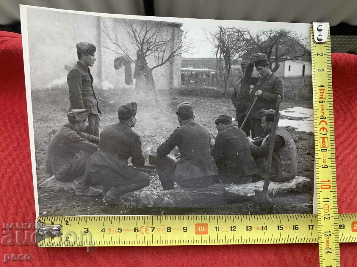 WWII 1944-45 Bulgarian military units By the fire with price 30.00 BGN | € 15.34 WWII 1944-45 Bulgarian military units By the fire with price 30.00 BGN | € 15.34