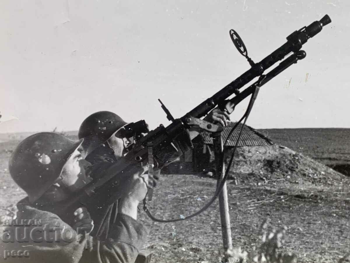 Delivery of WW1 1944-45 Bulgarian military units MG-34 Air Defense