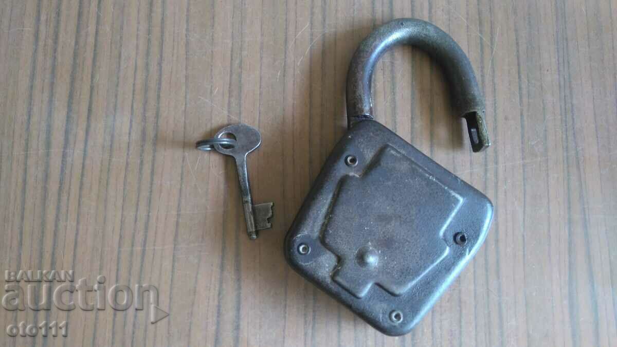 Delivery of OLD LARGE PADLOCK