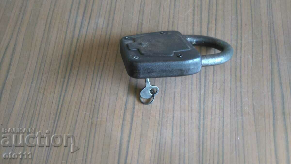 OLD LARGE PADLOCK - 5