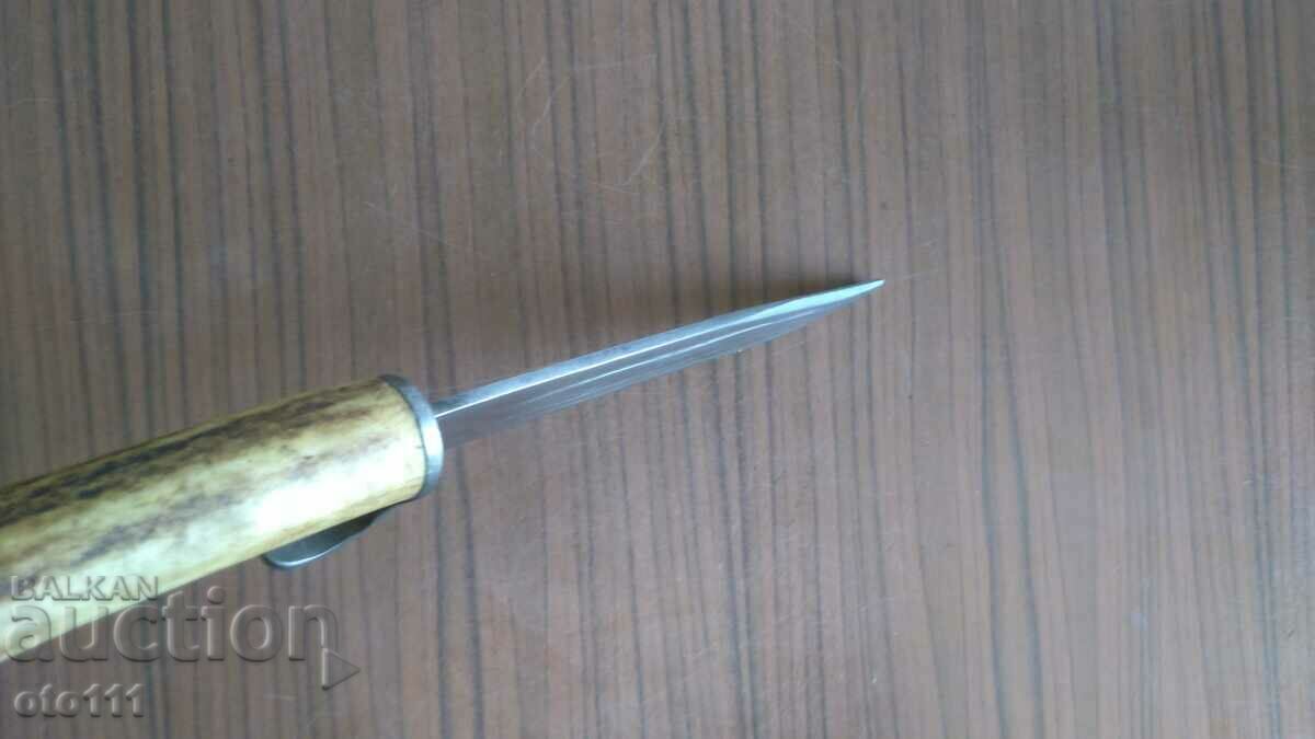 STURDY OLD KNIFE - 6 STURDY OLD KNIFE - 6