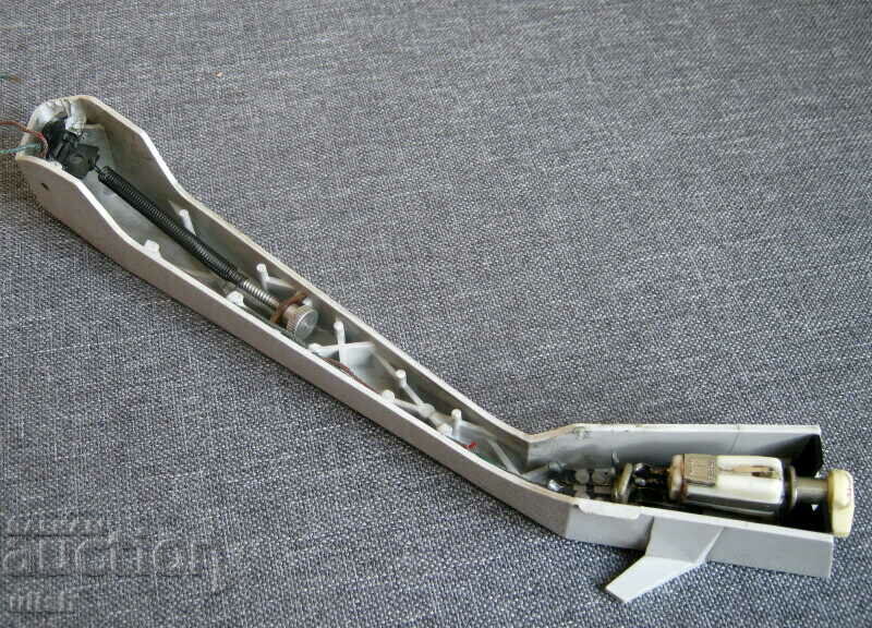 old turntable arm Iskra Emona Slovenia with price 15.00 BGN | € 7.67 old turntable arm Iskra Emona Slovenia with price 15.00 BGN | € 7.67