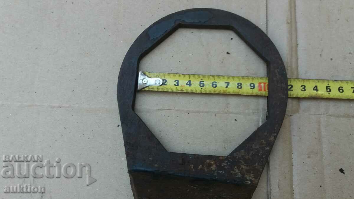 MASSIVE LARGE WRENCH - MILITARY - 6 MASSIVE LARGE WRENCH - MILITARY - 6