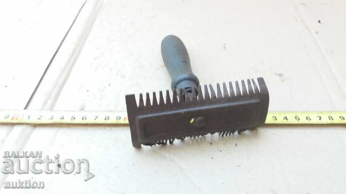 Delivery of Old tool, comb
