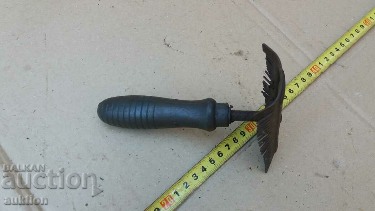Old tool, comb - 6