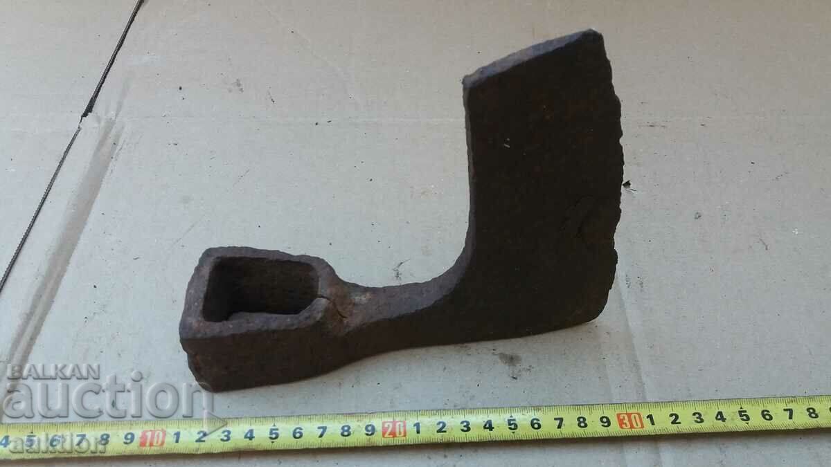 Auction STEEL AX - SOLID Auction STEEL AX - SOLID