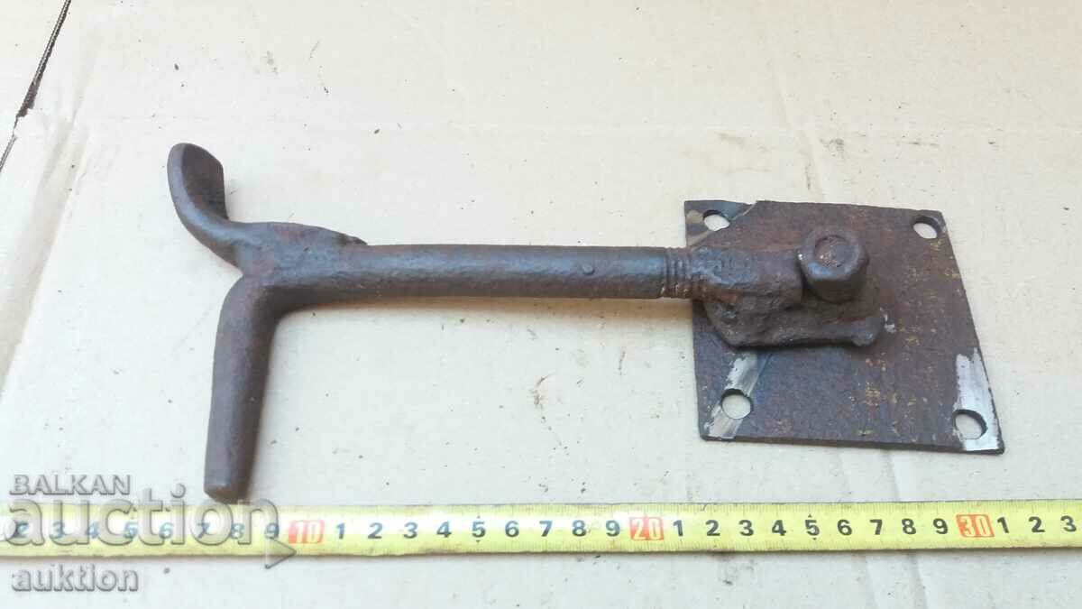 Auction OLD SOLID LOCK Auction OLD SOLID LOCK