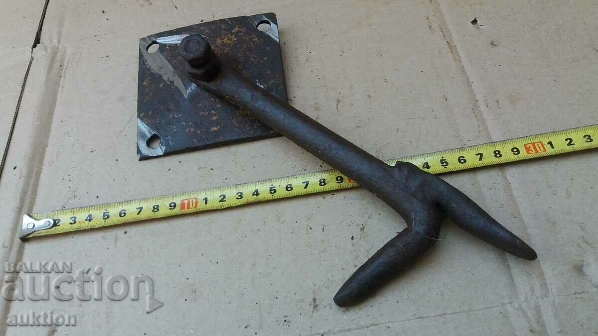OLD SOLID GATE LOCK - 5 OLD SOLID GATE LOCK - 5
