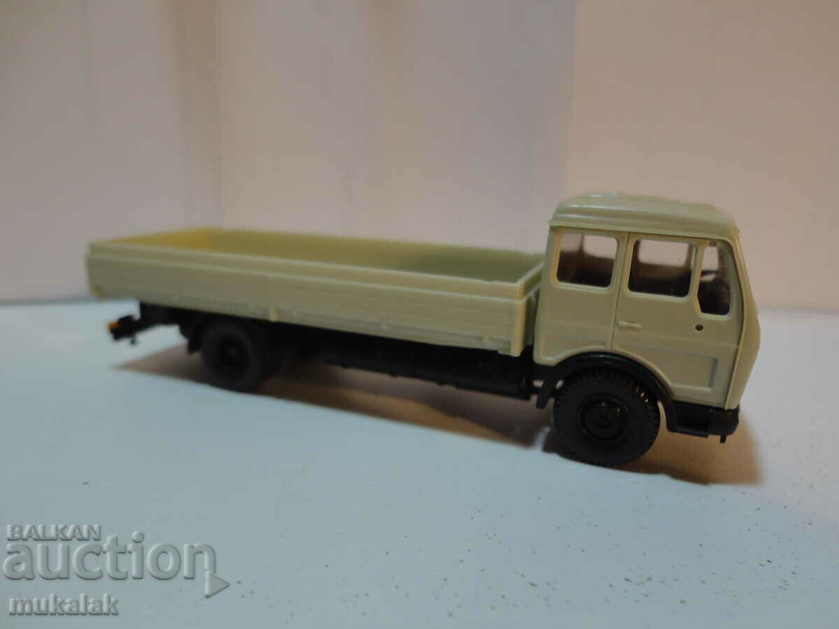Auction  WIKING?HERPA?PREISER?KIBRI? HO 1/87 MERCEDES TRUCK MODEL
