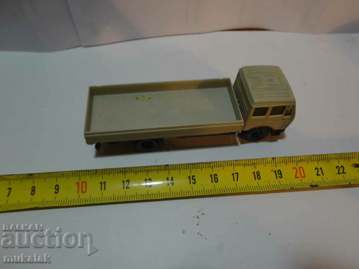 WIKING?HERPA?PREISER?KIBRI? HO 1/87 MERCEDES TRUCK MODEL - 5