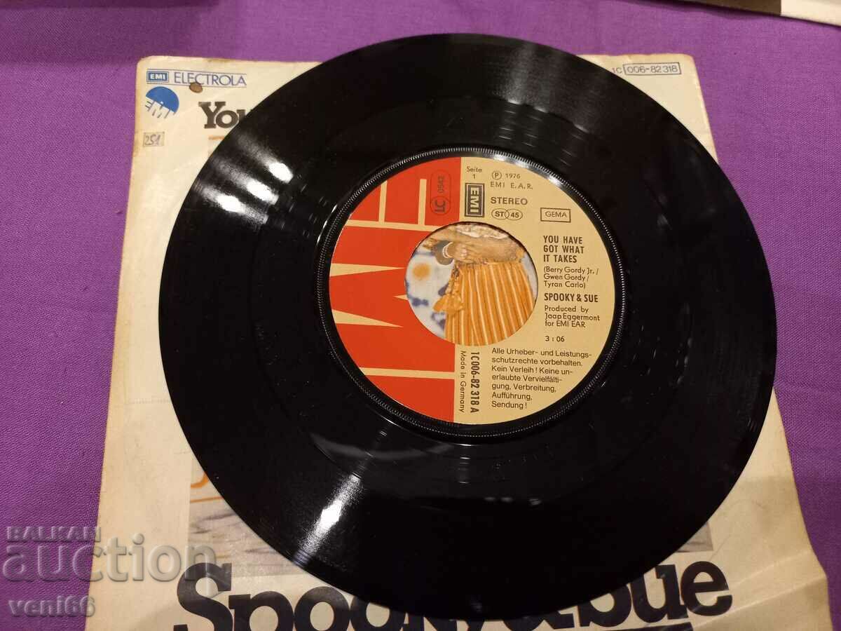 Turntable - small format Spooky & Sue with price 1.00 BGN | € 0.51 Turntable - small format Spooky & Sue with price 1.00 BGN | € 0.51