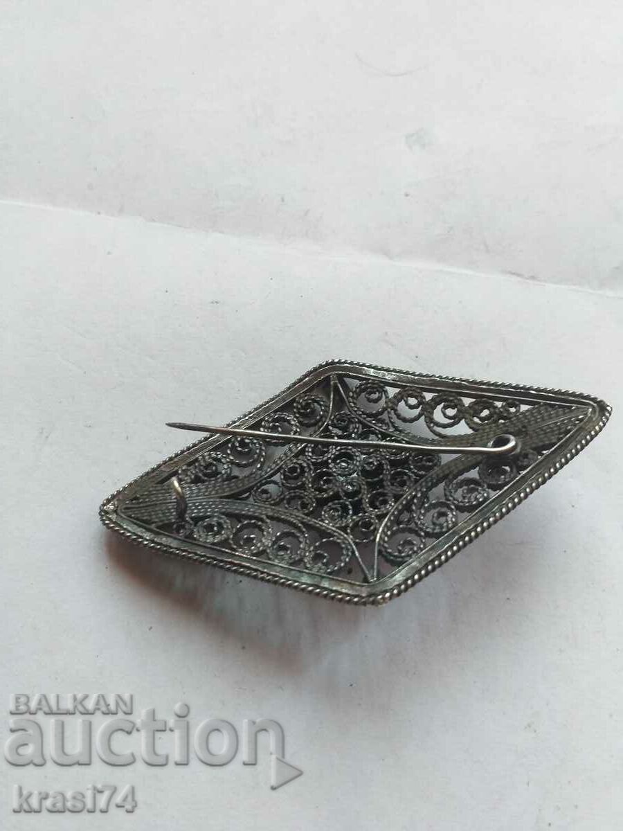 Silver brooch with price 20.00 BGN | € 10.23 Silver brooch with price 20.00 BGN | € 10.23