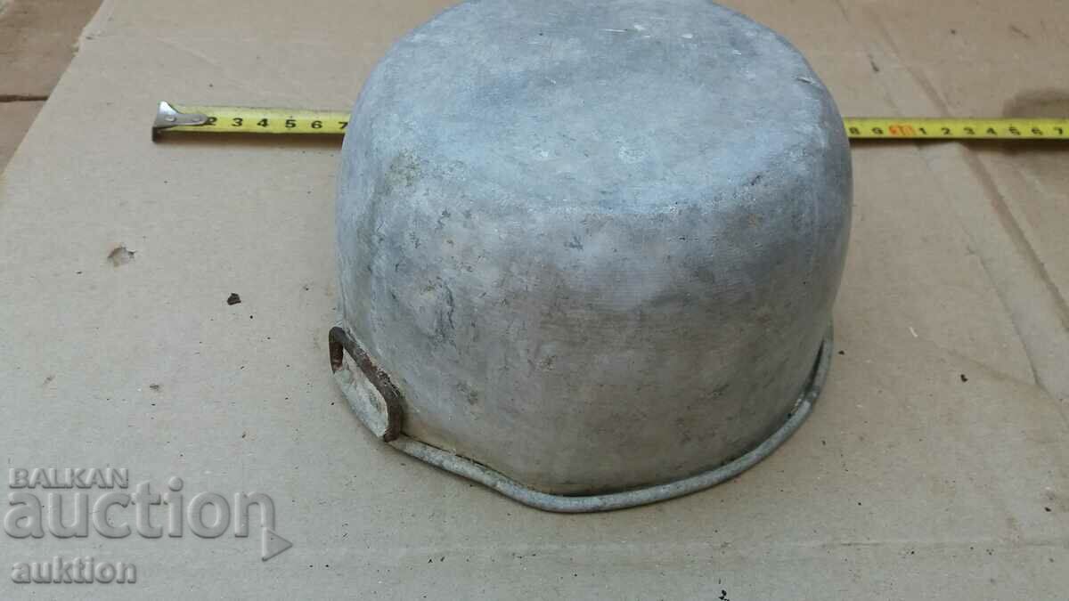 OLD MILITARY CAN, FOOD PAN - 6 OLD MILITARY CAN, FOOD PAN - 6