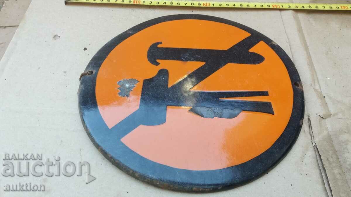 Delivery of ENAMEL SOC. SIGN - NO NAILS Delivery of ENAMEL SOC. SIGN - NO NAILS