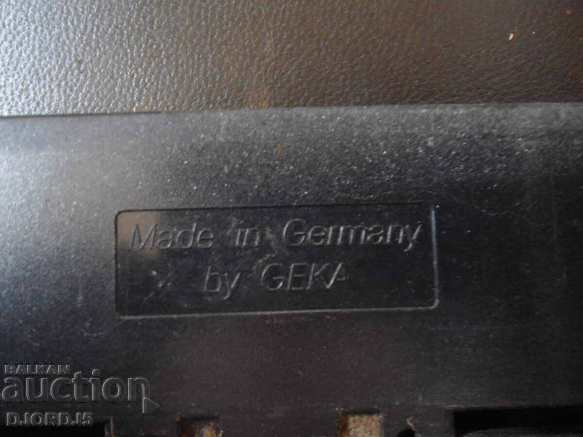 Old reflective triangle with price 7.00 BGN | € 3.58 Old reflective triangle with price 7.00 BGN | € 3.58