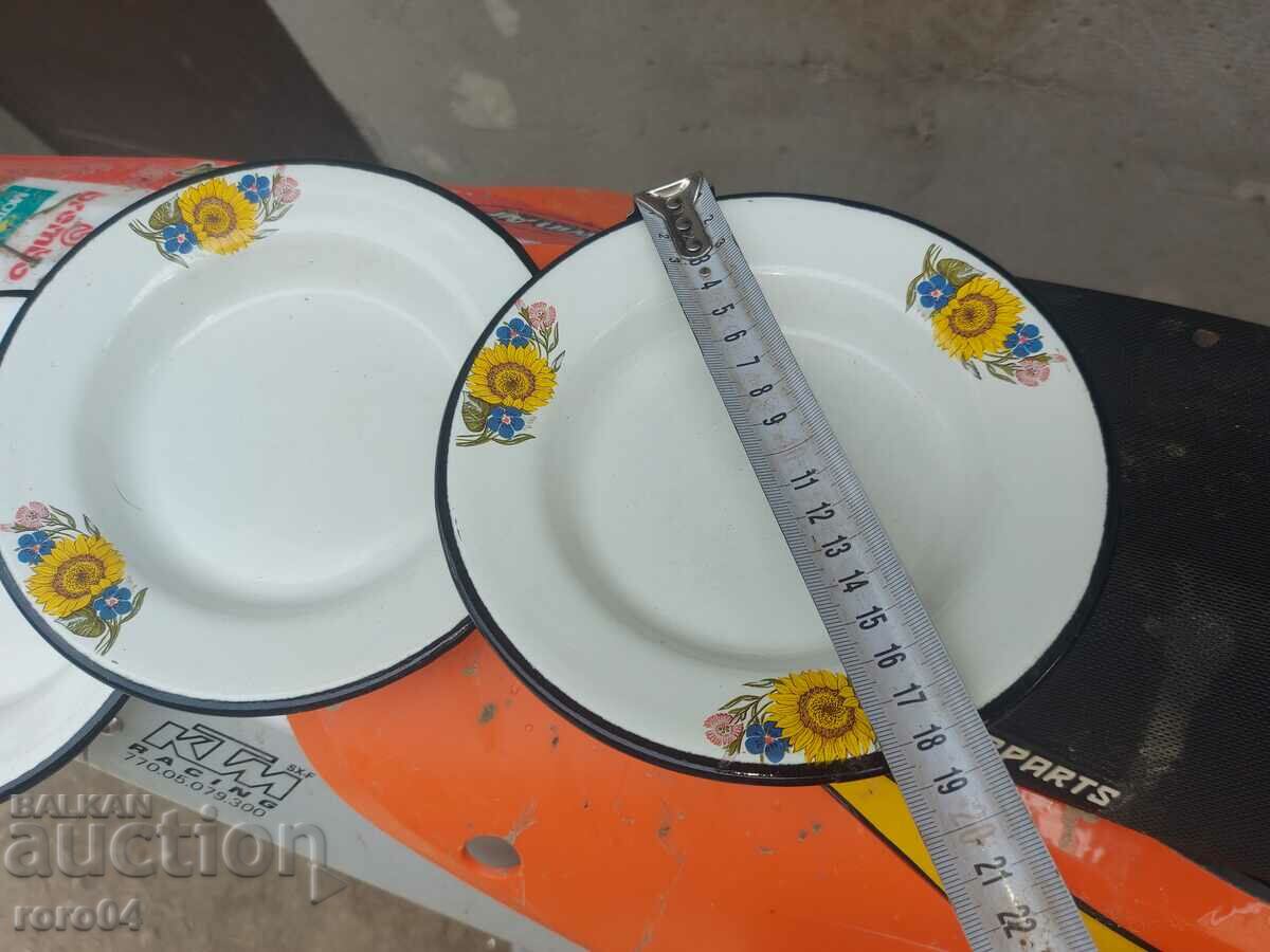ENAMEL PLATES - PATTERN 1960 with price 27.00 BGN | € 13.80 ENAMEL PLATES - PATTERN 1960 with price 27.00 BGN | € 13.80