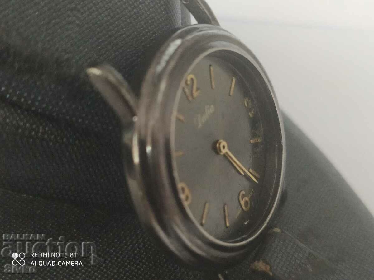 Auction  Dalia clock