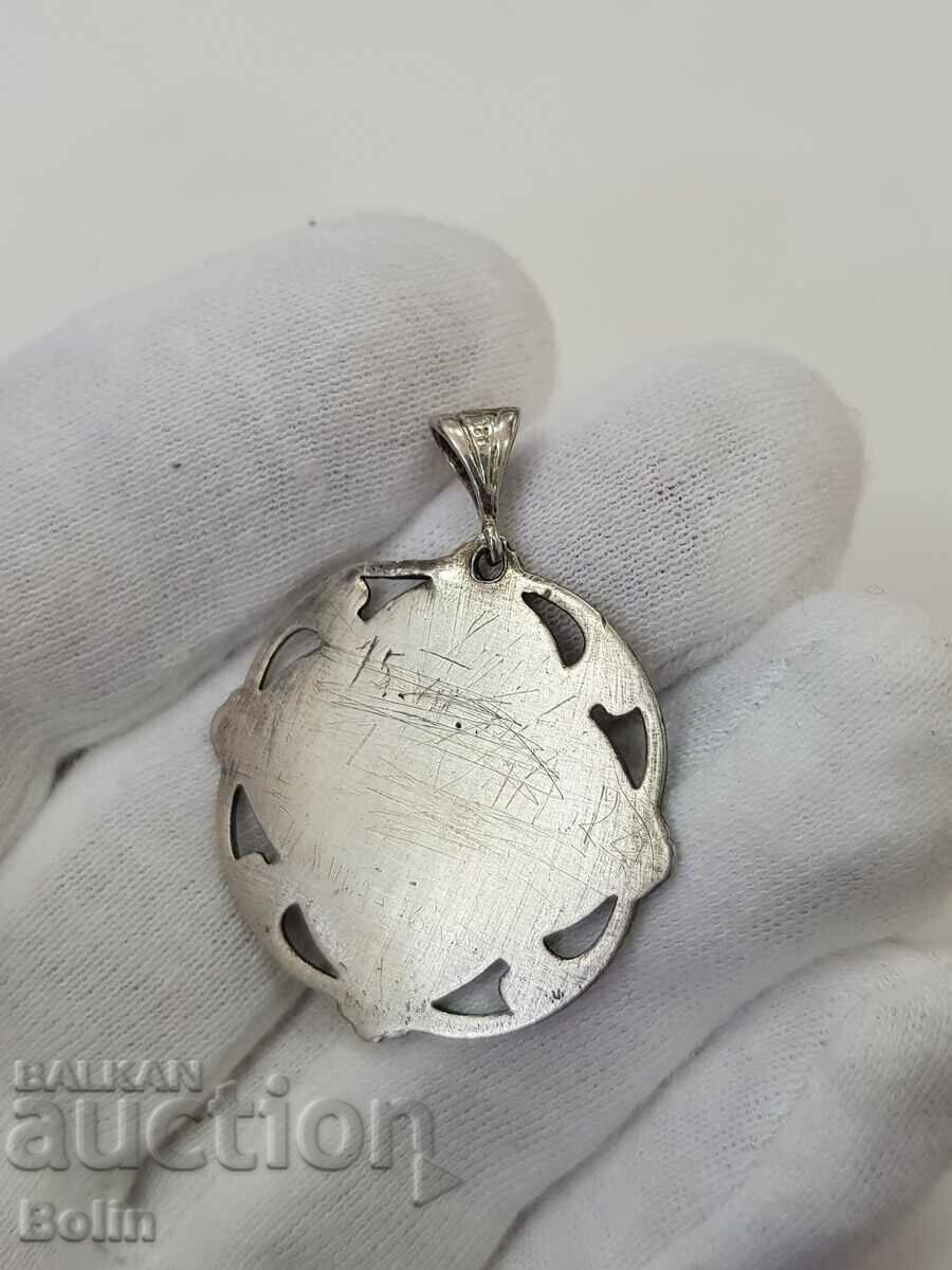 Livrarea Un frumos medalion de argint emailat Europa la sfârșitul secolului al XIX-lea Livrarea Un frumos medalion de argint emailat Europa la sfârșitul secolului al XIX-lea