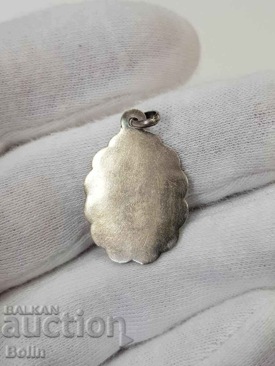 A beautiful silver enamel medallion Europe late 19th century with price 130.00 BGN | € 66.47 A beautiful silver enamel medallion Europe late 19th century with price 130.00 BGN | € 66.47