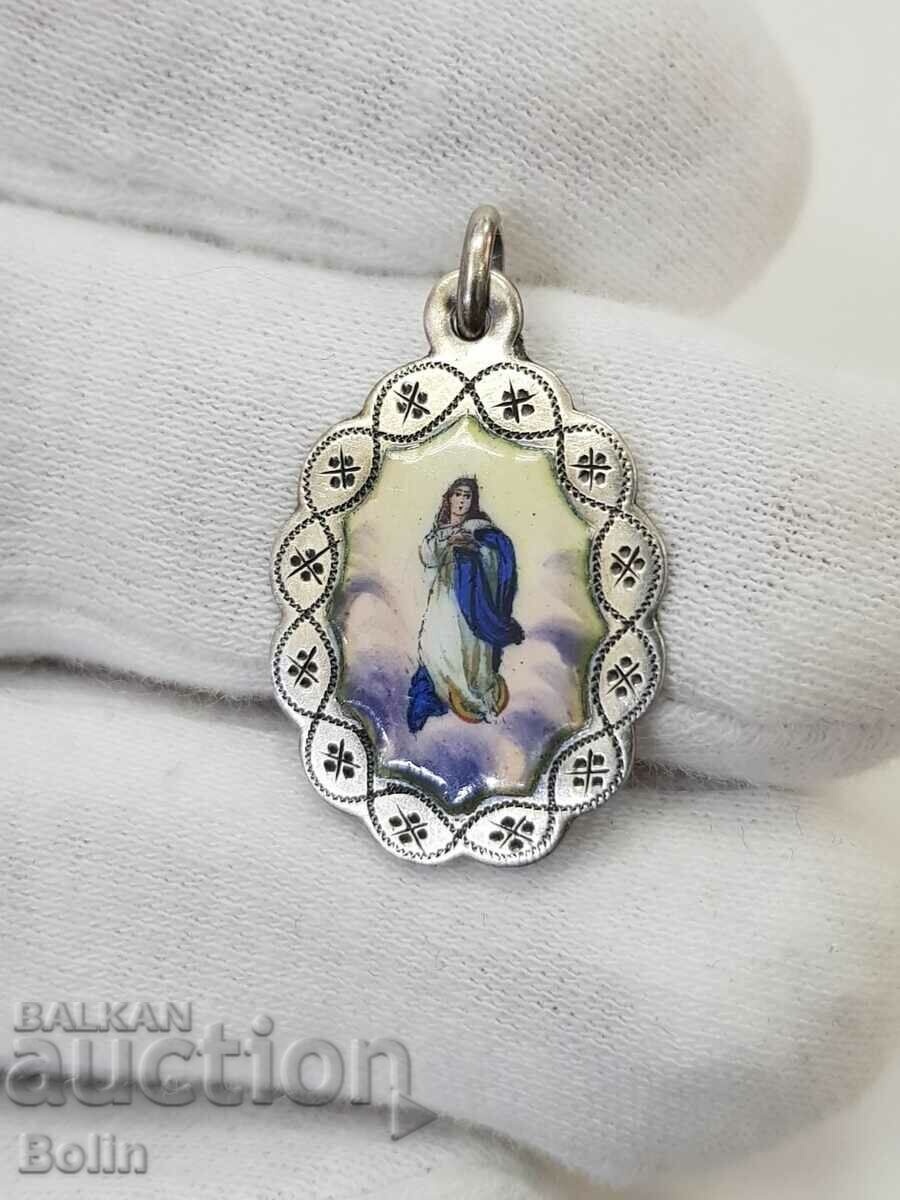 Auction A beautiful silver enamel medallion Europe late 19th century Auction A beautiful silver enamel medallion Europe late 19th century