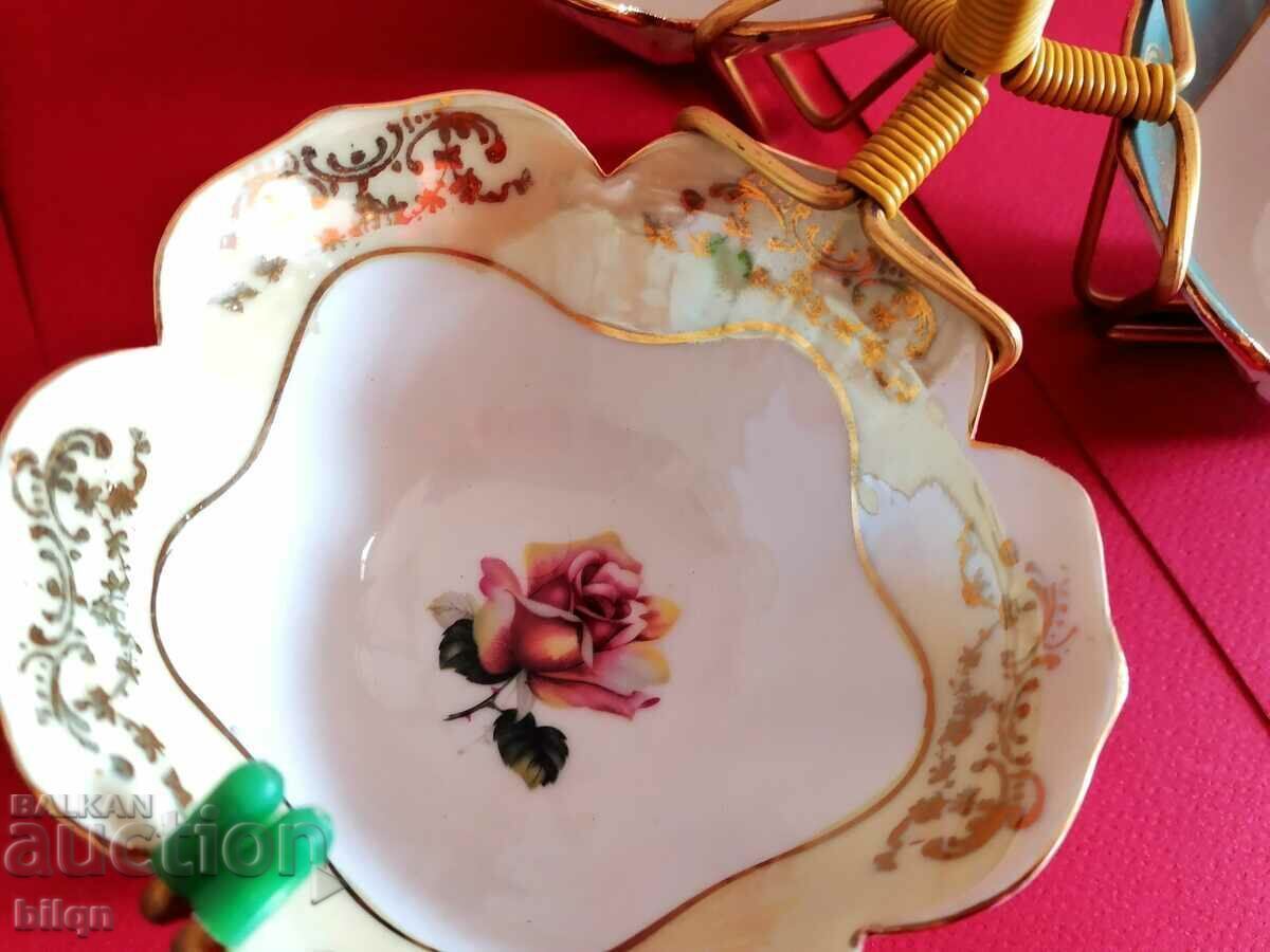 Delivery of Incredibly Beautiful Gold Plated Porcelain Plate For Nut Sauces Delivery of Incredibly Beautiful Gold Plated Porcelain Plate For Nut Sauces