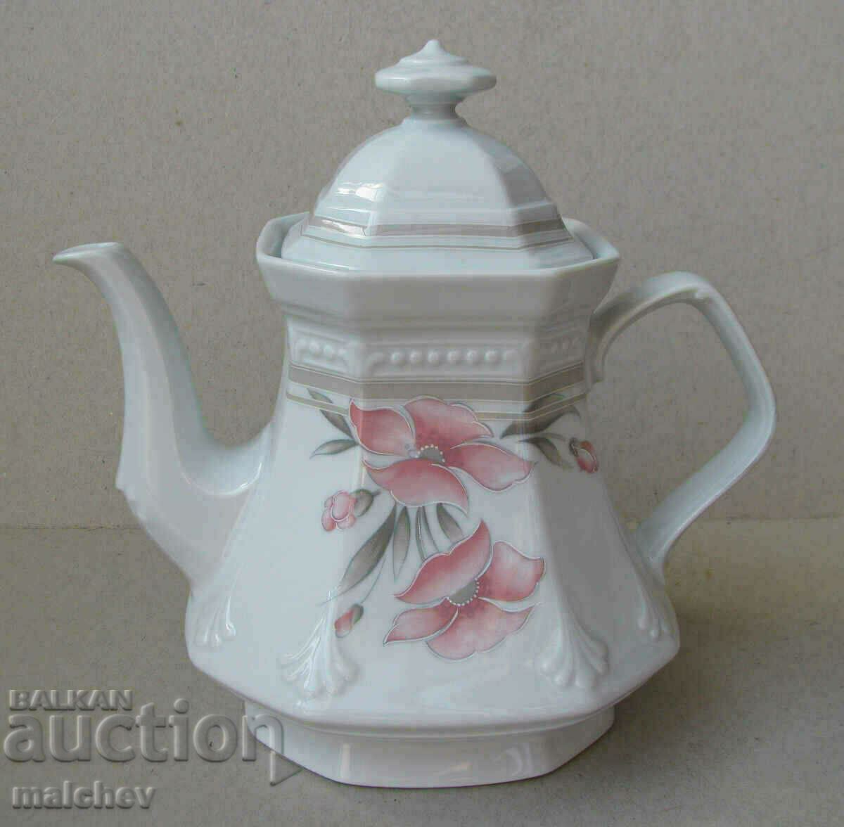 Old porcelain teapot 21cm Bavaria Bavarian porcelain excellence.