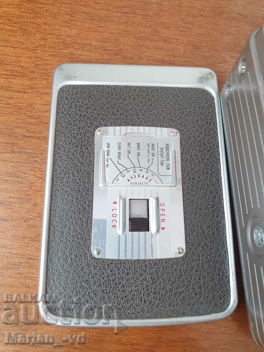 Kodak Brownie 8mm camera - 7 Kodak Brownie 8mm camera - 7