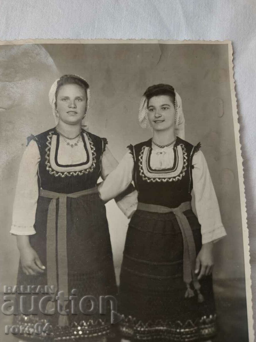 GIRLS - COSTUMES - ZLOKUCHANE VILLAGE - 5 GIRLS - COSTUMES - ZLOKUCHANE VILLAGE - 5