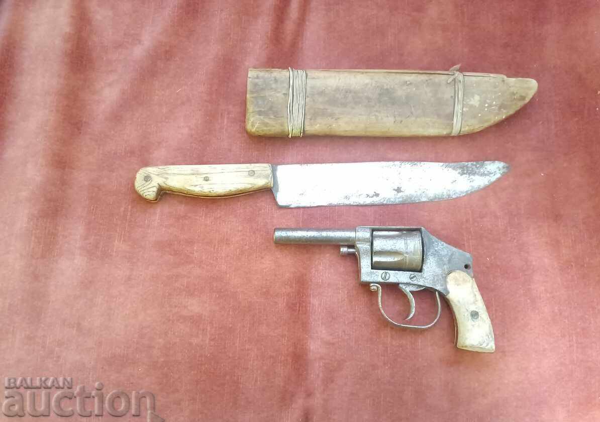 Auction  lot revolver pishto knife bayonet