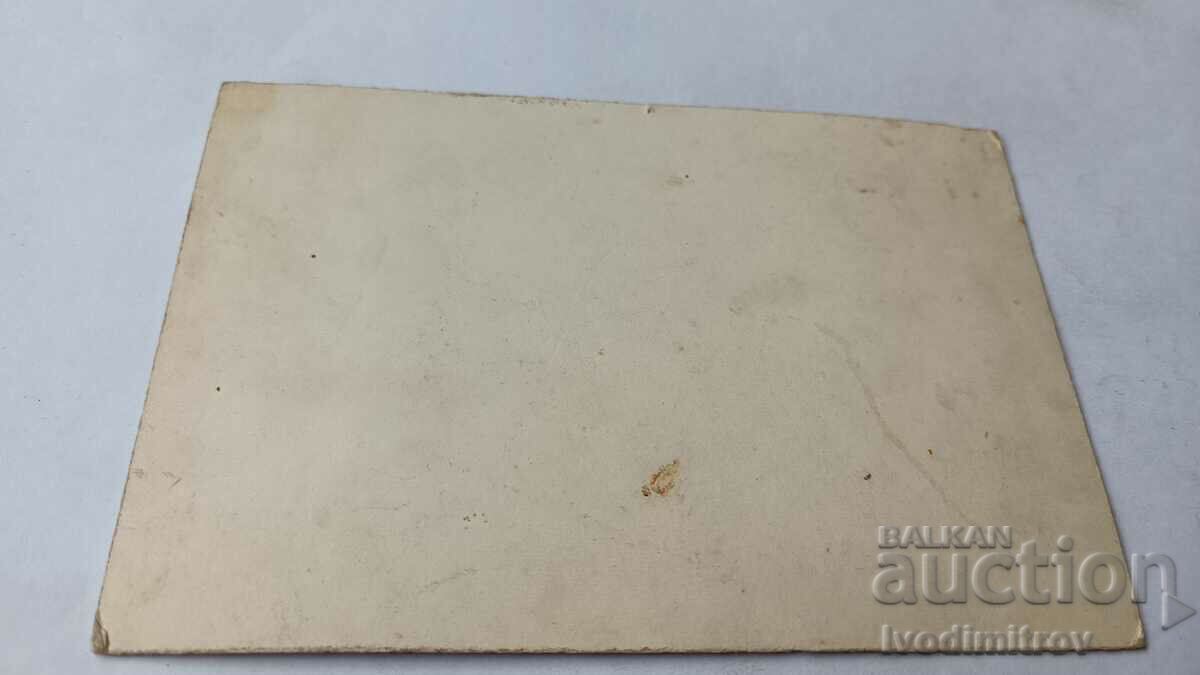 Φωτογραφία Πέντε νεαροί άνδρες με στρατιωτικές στολές Χάρτινο με τιμή 8.75 BGN | € 4.47 Φωτογραφία Πέντε νεαροί άνδρες με στρατιωτικές στολές Χάρτινο με τιμή 8.75 BGN | € 4.47