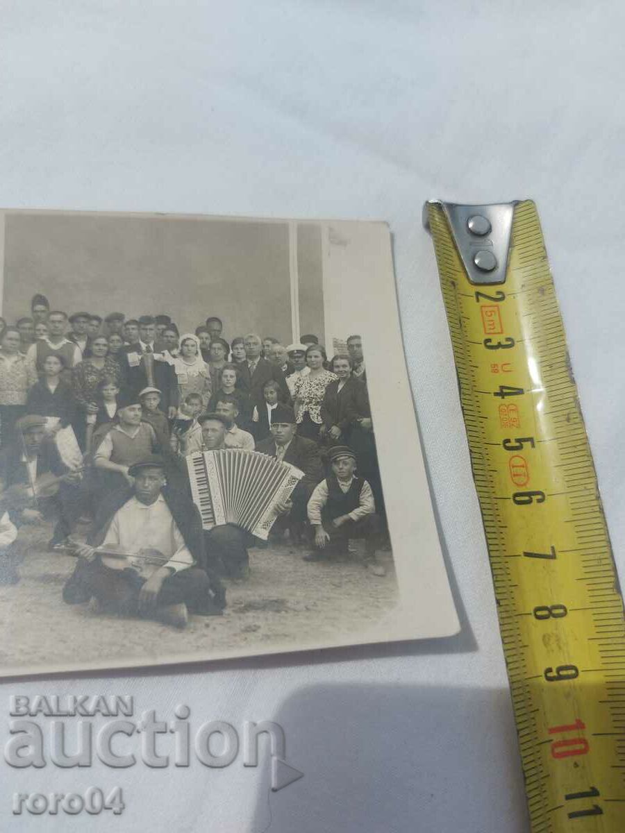 Auction WEDDING - ACCORDION - VIOLINS - BANKNOTES - WW II Auction WEDDING - ACCORDION - VIOLINS - BANKNOTES - WW II