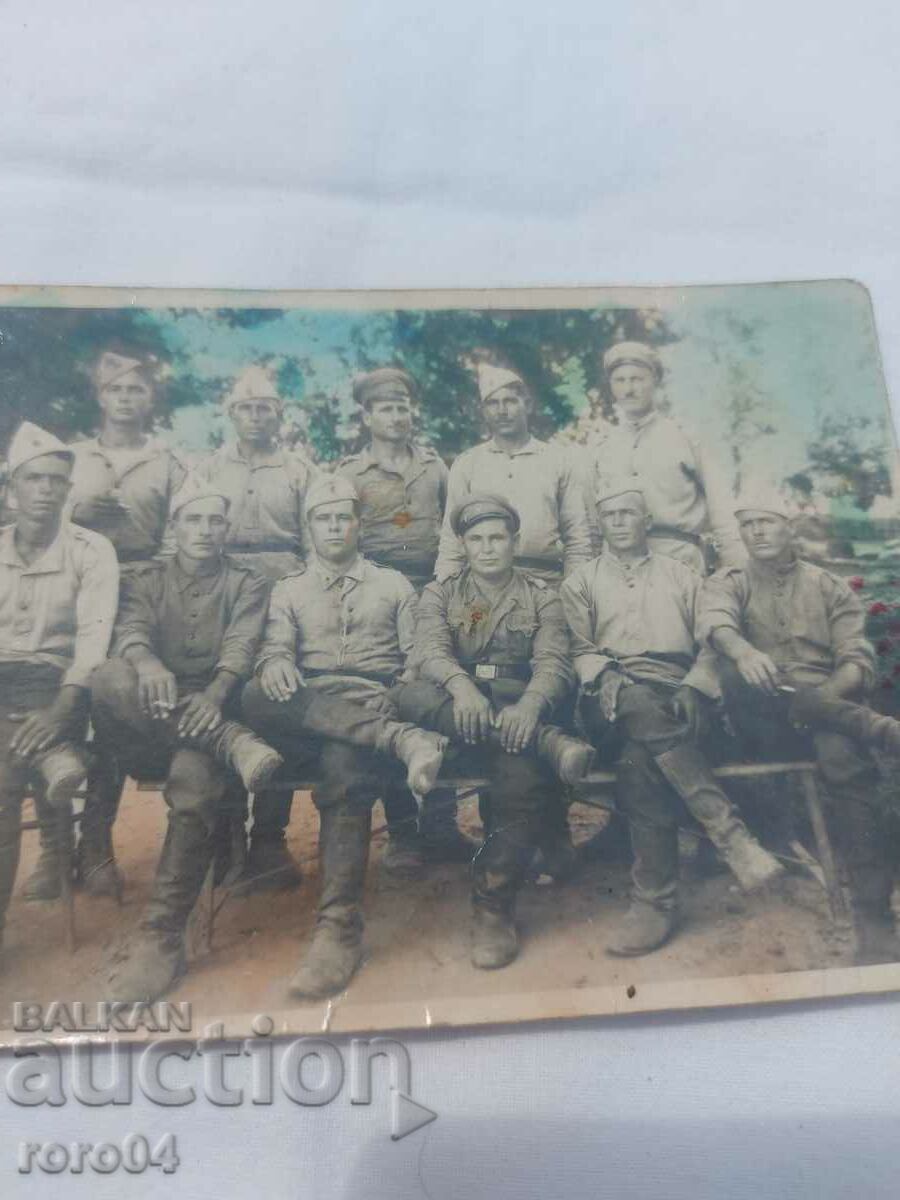 Auction OLD MILITARY PHOTO - WW II Auction OLD MILITARY PHOTO - WW II