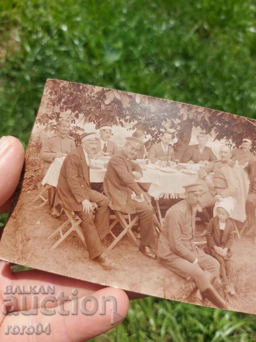 BULGARIAN OFFICERS - DINING - CENSORSHIP - WW I with price 27.00 BGN | € 13.80 BULGARIAN OFFICERS - DINING - CENSORSHIP - WW I with price 27.00 BGN | € 13.80