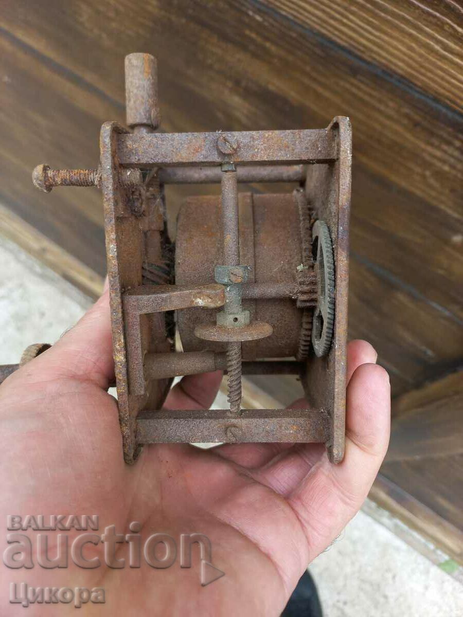 Auction GRAMOPHONE MECHANISM Auction GRAMOPHONE MECHANISM