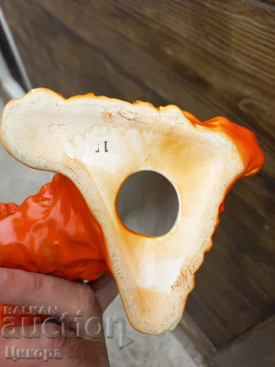 Auction PORCELAIN GIRL Auction PORCELAIN GIRL