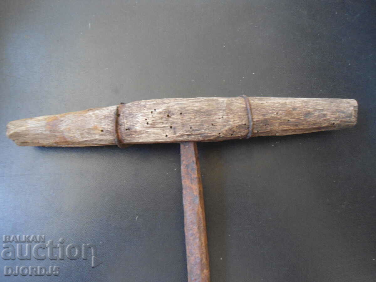 Auction  Old drill, chipping