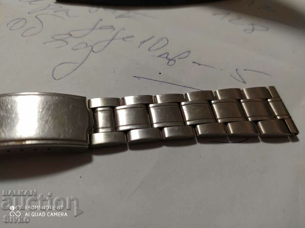 Auction Case watch with chain Auction Case watch with chain