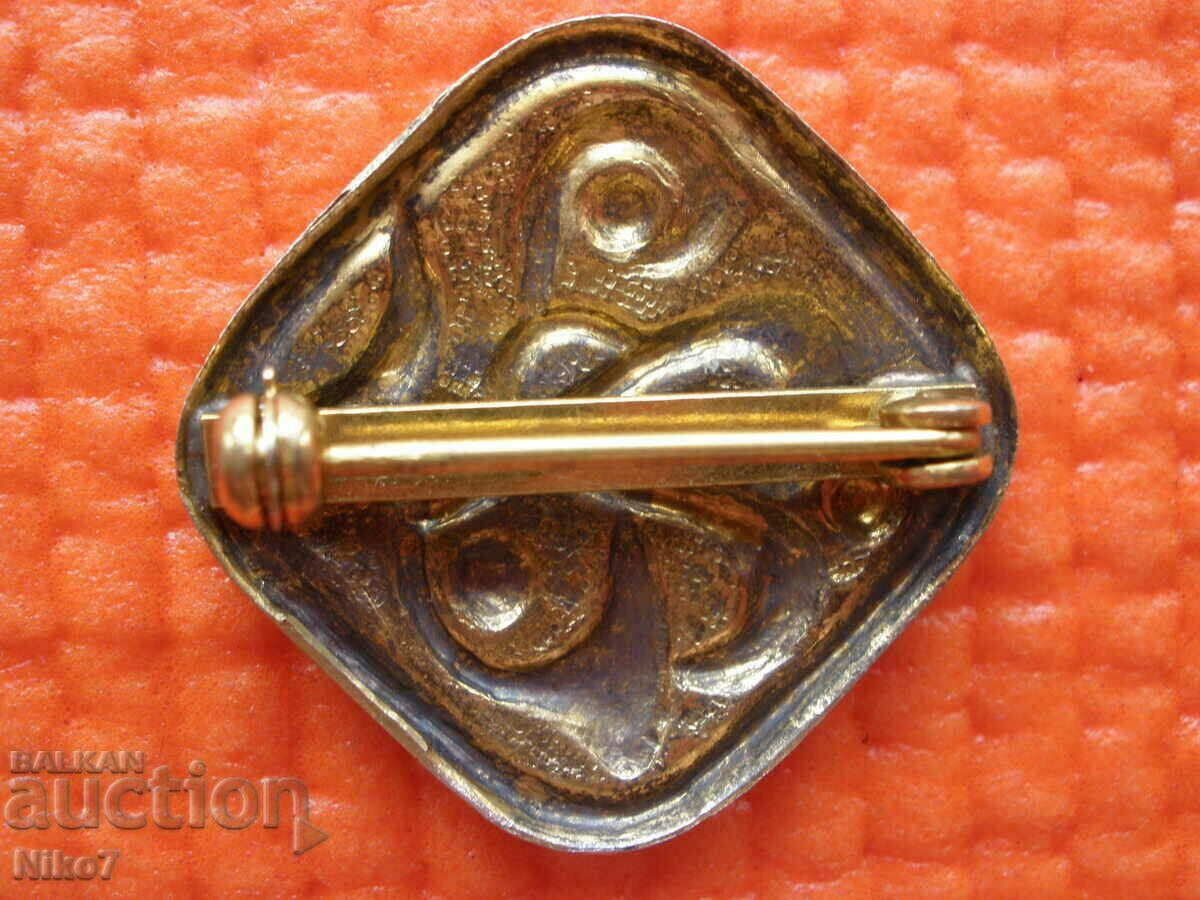 Auction Vintage silver gilt enamel brooch. Auction Vintage silver gilt enamel brooch.