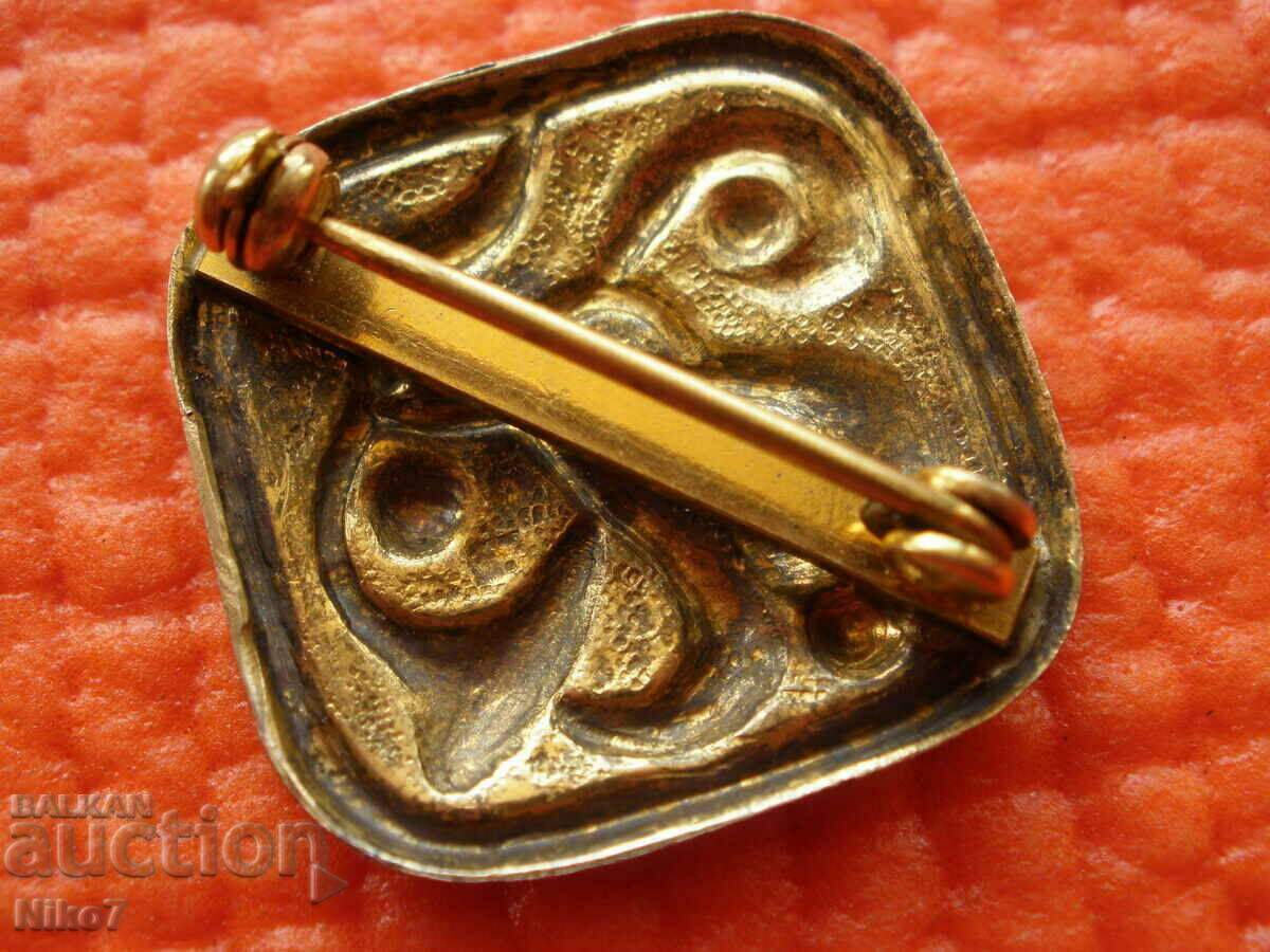 Delivery of Vintage silver gilt enamel brooch. Delivery of Vintage silver gilt enamel brooch.