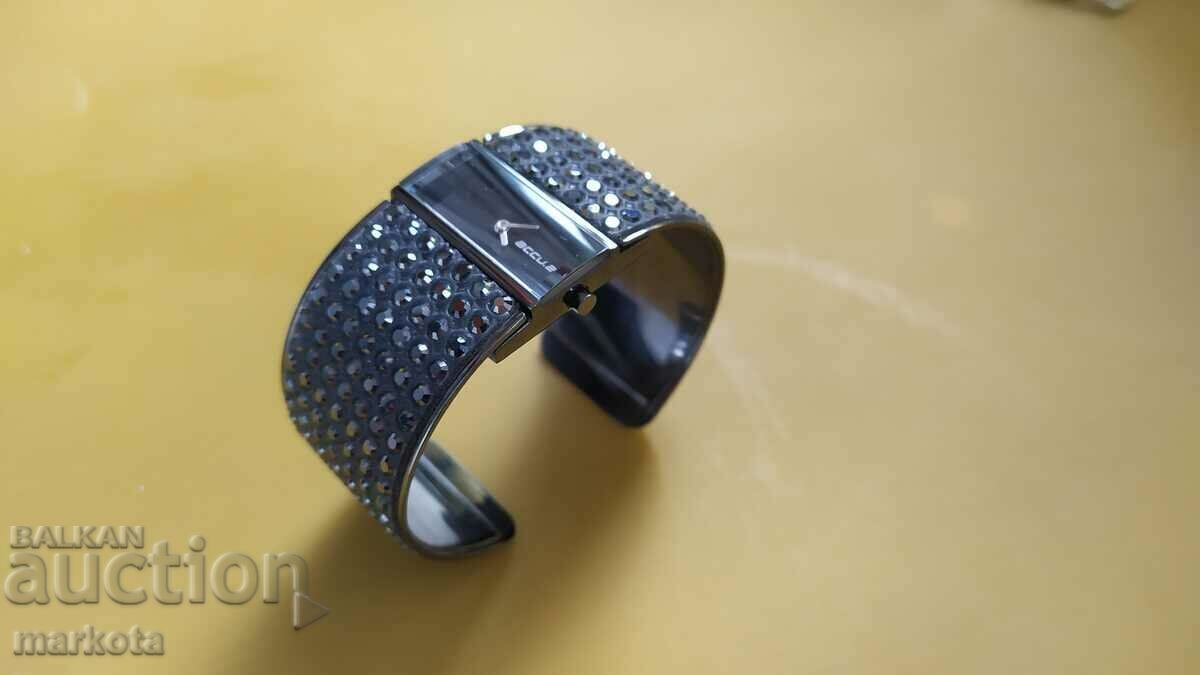Women's quartz watch with bracelet "Accurist"