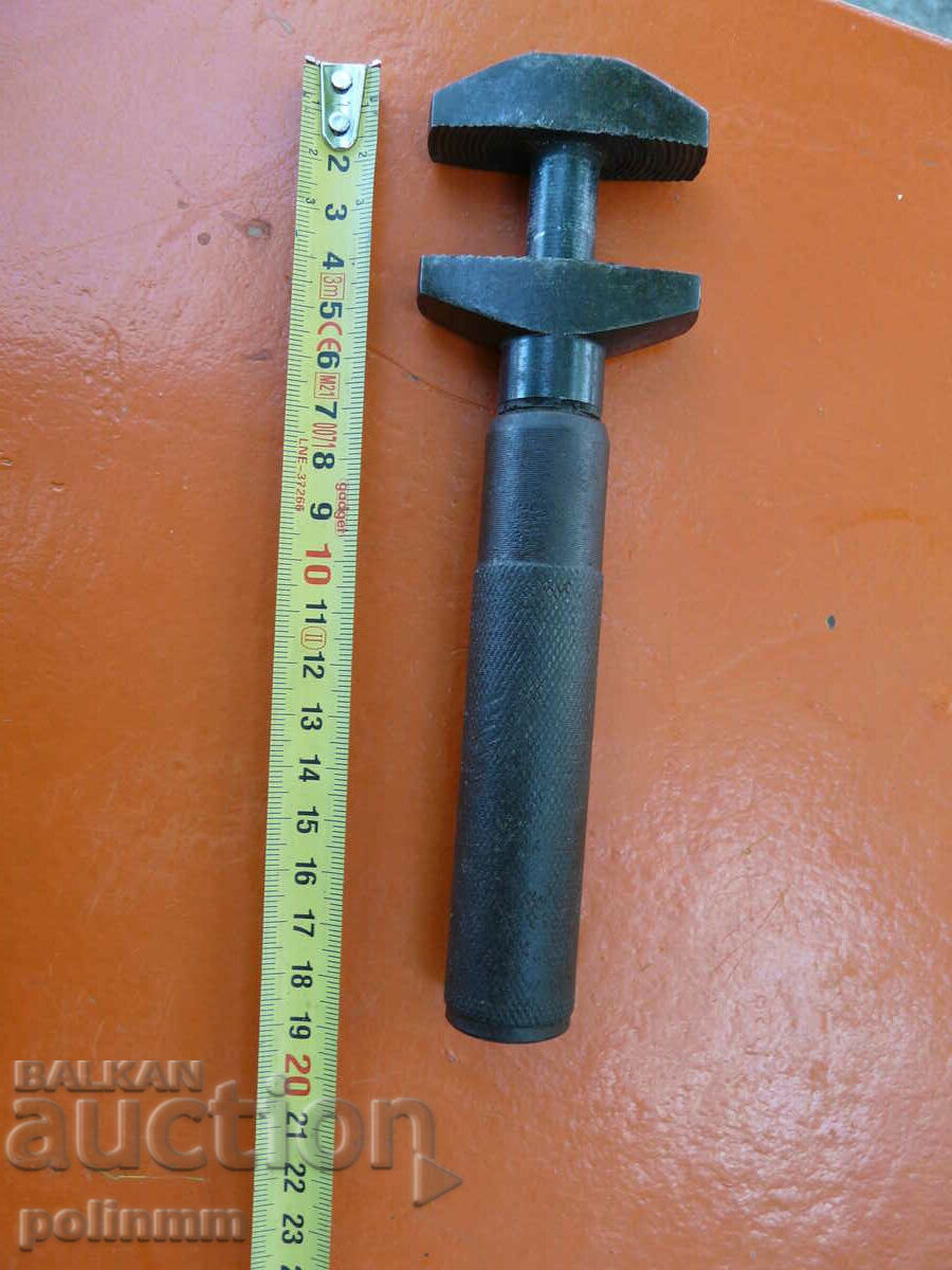 Old screw key - 5