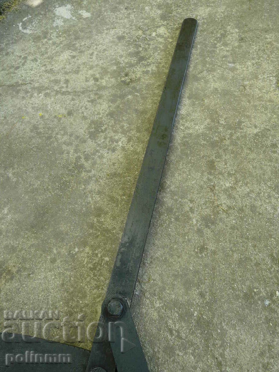 Delivery of Bulgarian sheet metal guillotine